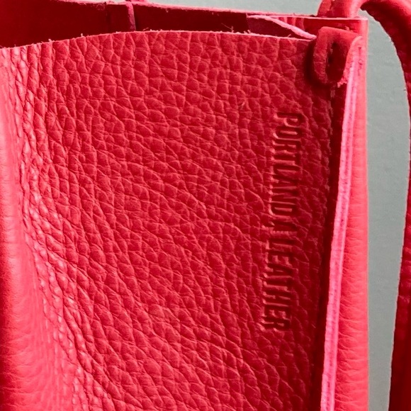 Portland Leather Scarlet Shoulder Bag - Picture 6 of 11